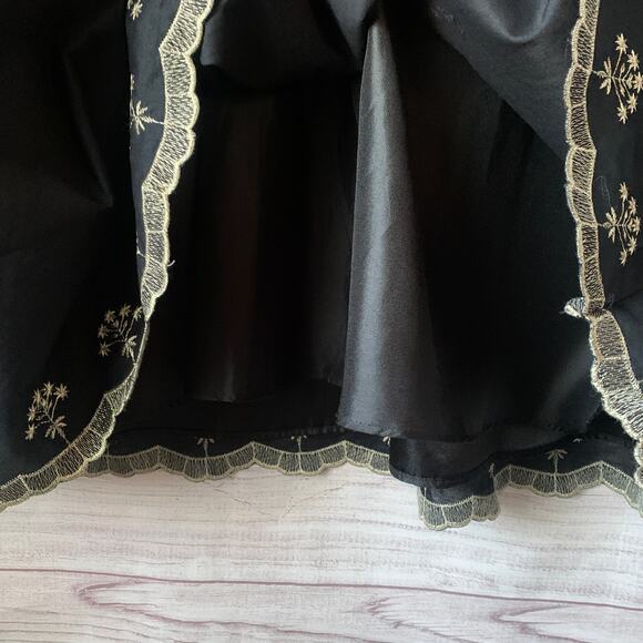 Ann Taylor Black and Gold Embroidery Dress Midi Sleeveless V Neck Size 2 - Picture 11 of 16